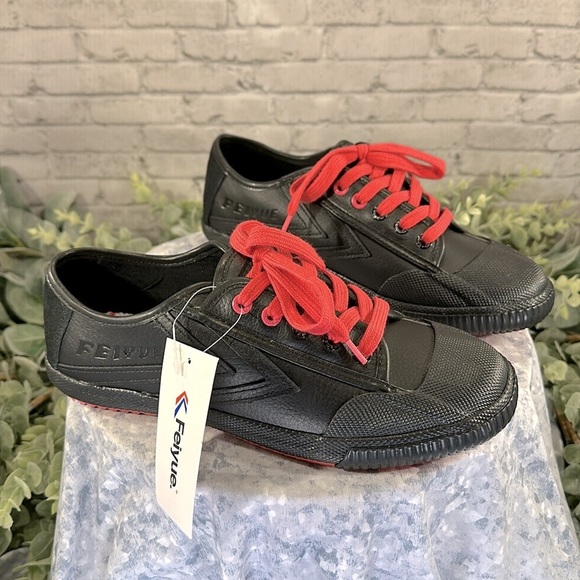 FEIYUE X STAPLE 1920 Black Leather Low Top Full Color Pigeon Sneakers WMS 9🖤NWT - Picture 11 of 12